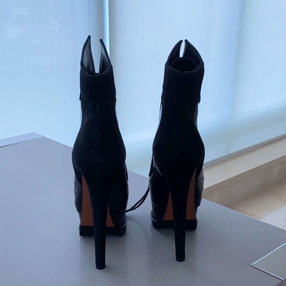 Alaia Black leather / suede boots - Picture 3 of 4